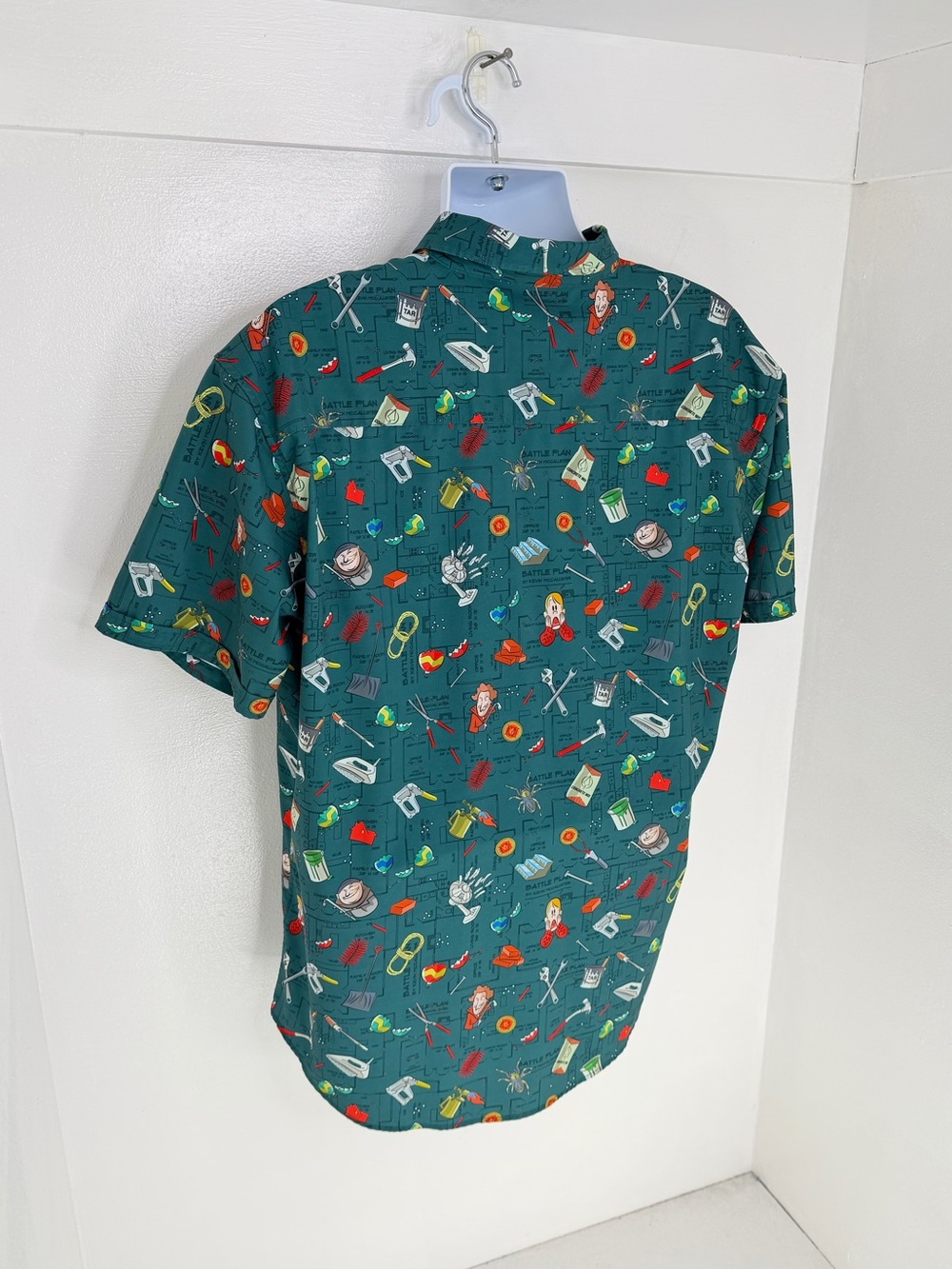 RSVLTS x Home Alone Adult Short Sleeve Shirt Size XL Battle Plan AOP Christmas - Picture 8 of 12